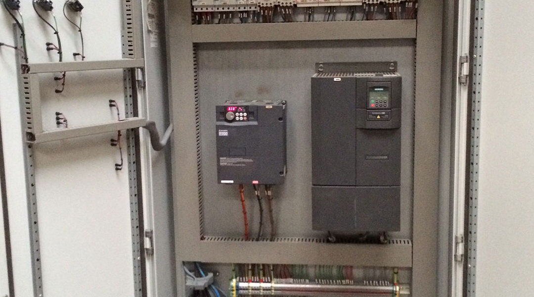 Instal·lació d’Armari electric amb pulsadors